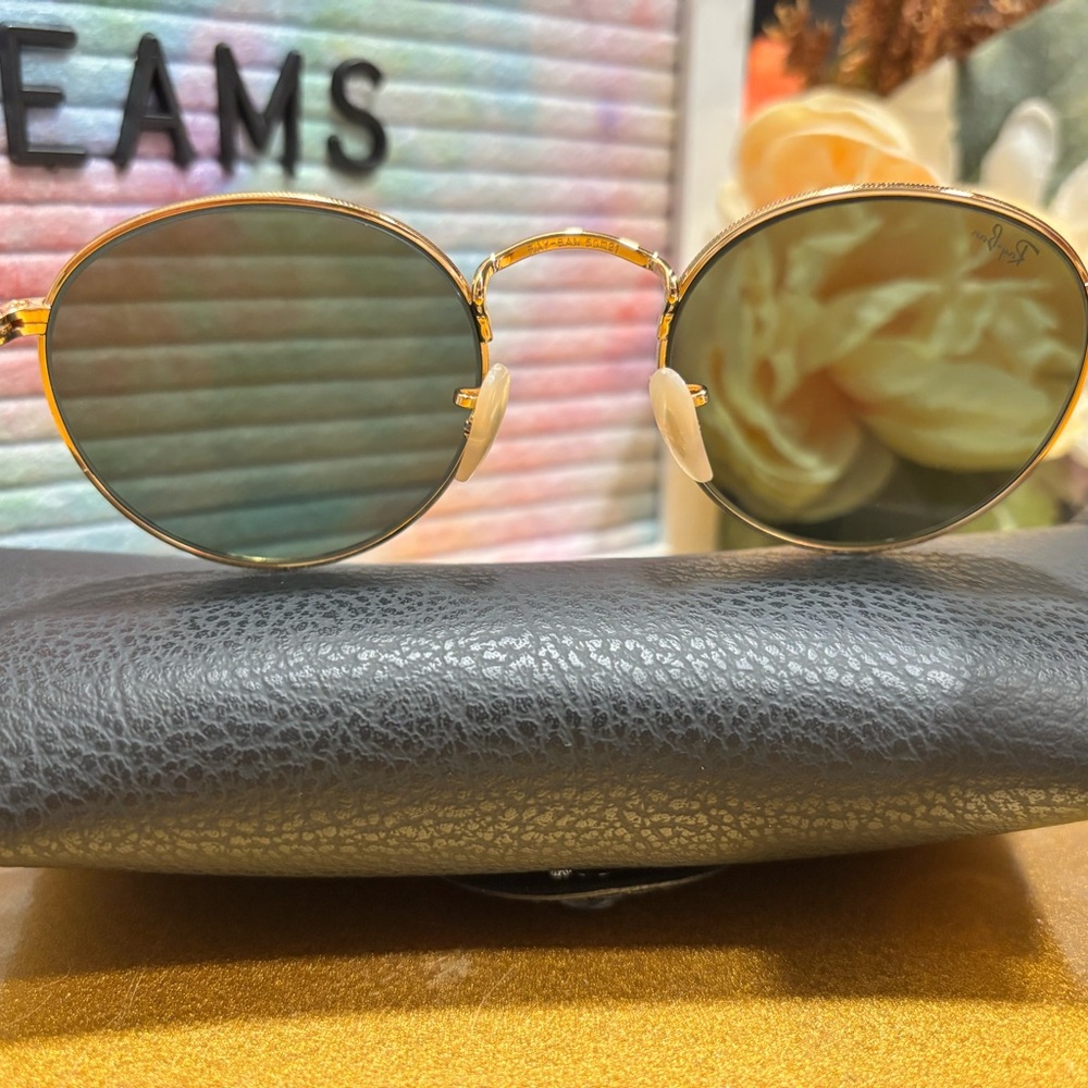 SOLD‼️ Ray-Ban Gold Sunglasses